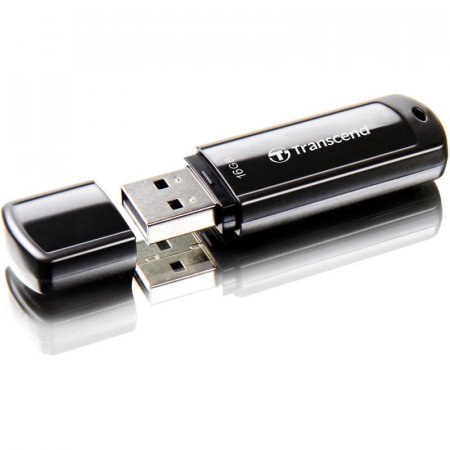 Флеш-память Transcend JetFlash 700 16Gb USB 3.0 черная