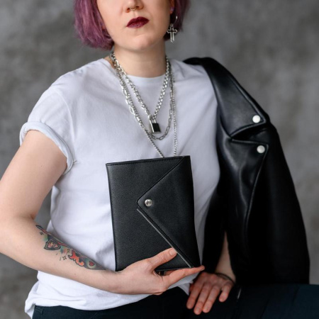 Ежедневник недатированный InFolio Grunge искусственная кожа А5 160  листов черный (140х200 мм)