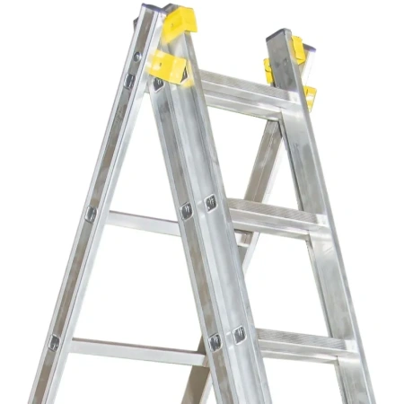 Лестница Tarko алюминиевая трёхсекционная 3х9 ступеней (SKALA 01309е)