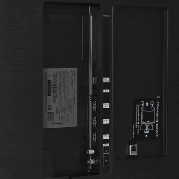 Телевизор Samsung UE70AU7570UXRU черный