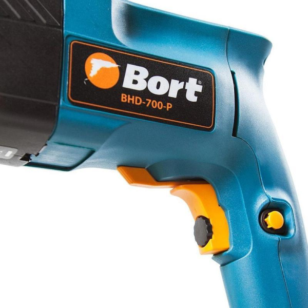 Перфоратор сетевой Bort BHD-700-P (91270696)