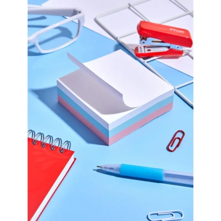 Стикеры Русская серия 76x76 мм триколор РФ (1 блок на 300 листов)