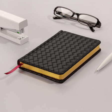 Ежедневник недатированный Magnum А6+ черный