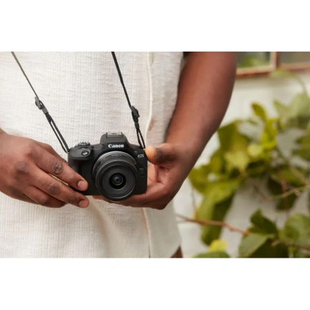 Фотоаппарат Canon EOS R100 Kit + объектив RF-S 18-45mm IS STM черный