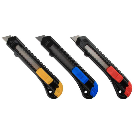 Нож канцелярский Attache с фиксатором черный корпус (ширина лезвия 18 мм)