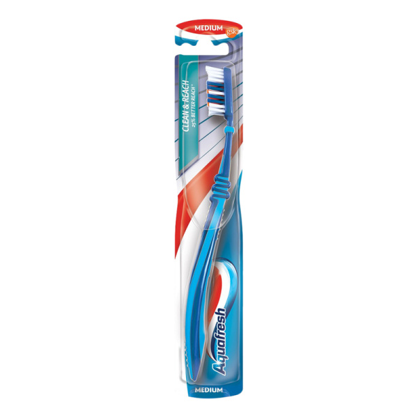 Зубная щетка Aquafresh Clean and Reach средней жесткости (цвет в  ассортименте)