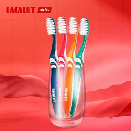 Зубная щётка Lacalut Aktiv мягкая