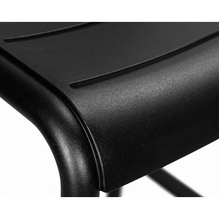 Стул полубарный Dobrin Nessa чёрный (пластик)