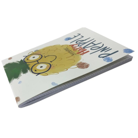 Блокнот Kroyter Друзья А6 48 листов в клетку на скобе (00090)