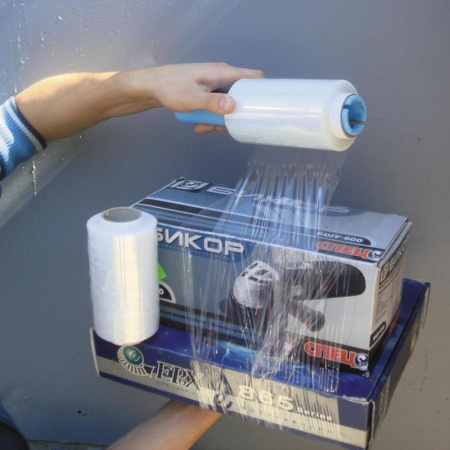 Стрейч-пленка для ручной упаковки вес 0.23 кг 20 мкм x 10 см x 125 м (мини-ролл, престрейч 140%) Стрейч-пленка для ручной упаковки вес 0.23 кг 20 мкм x 10 см x 125 м (мини-ролл, престрейч 140%)