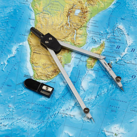 Циркуль Attache 140 мм (с точилкой, в пластиковом пенале)