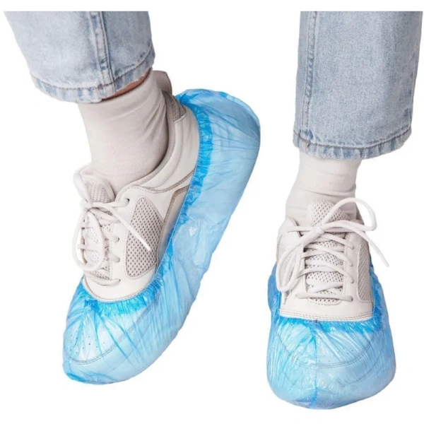 Бахилы одноразовые полиэтиленовые стандартной плотности 8 мкм голубые  (1.6 гр, 50 пар в упаковке)