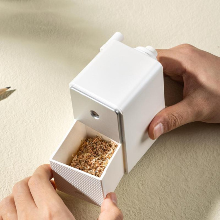 Точилка механическая для карандашей Deli 71160 белая