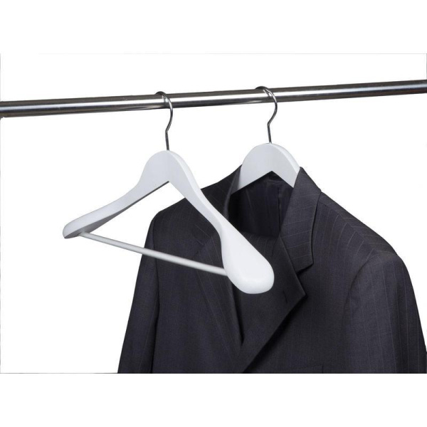 Вешалка-плечики анатомическая Attache деревянная белая (размер 48-50)