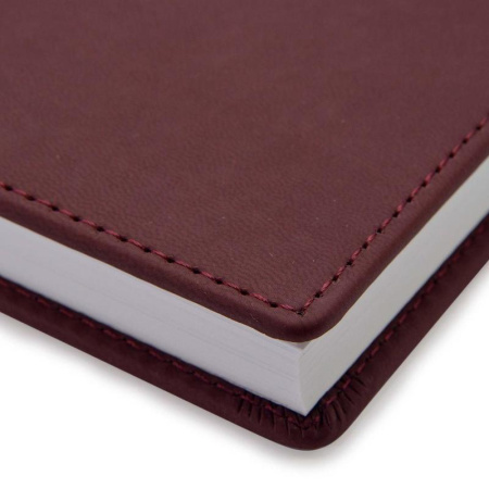 Ежедневник недатированный Attache Velvet искусственная кожа Soft Touch  A5+ 136 листов бордовый (146х206 мм) Ежедневник недатированный Attache Velvet искусственная кожа Soft Touch  A5+ 136 листов бордовый (146х206 мм)