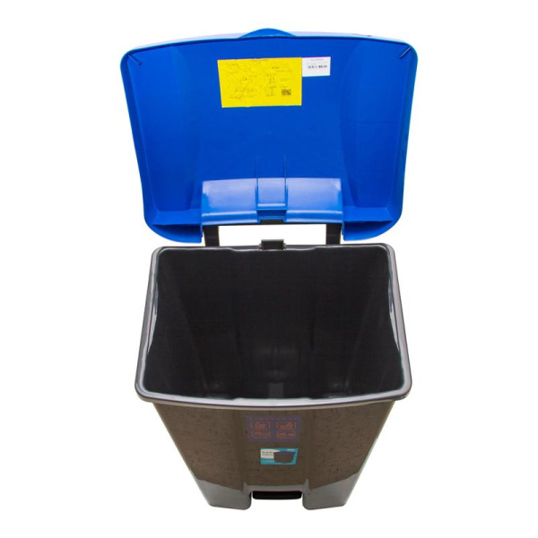 Контейнер-бак мусорный 110 л пластиковый на 2-х колесах с педалью и крышкой черный/синий