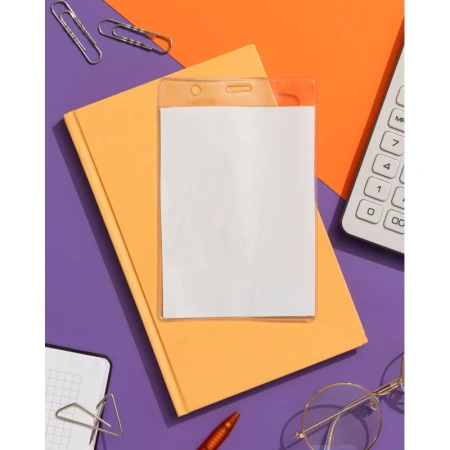 Бейдж Комус вертикальный 155х102 мм без держателя (размер вкладыша:  96х134)