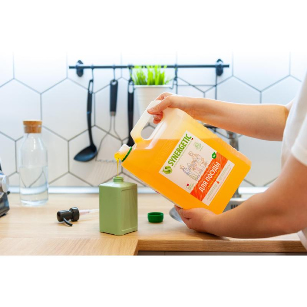 Средство для мытья посуды Synergetic Антибактериальное Сочный Апельсин 5  л