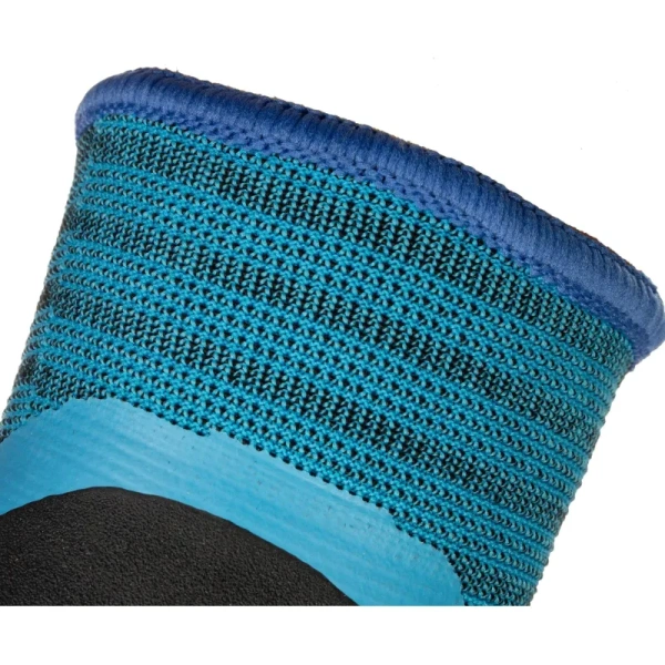 Перчатки рабочие утеплённые от проколов JetaSafety JLW-601 полиэфирные с латексным покрытием чёрные/голубые (13 нитей, 15 класс вязки, размер 10, XL)