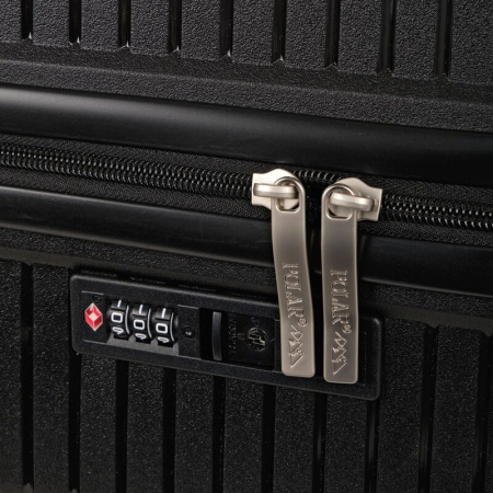 Чемодан Polar 91 литр из пластика черный (РР823) Чемодан Polar 91 литр из пластика черный (РР823)